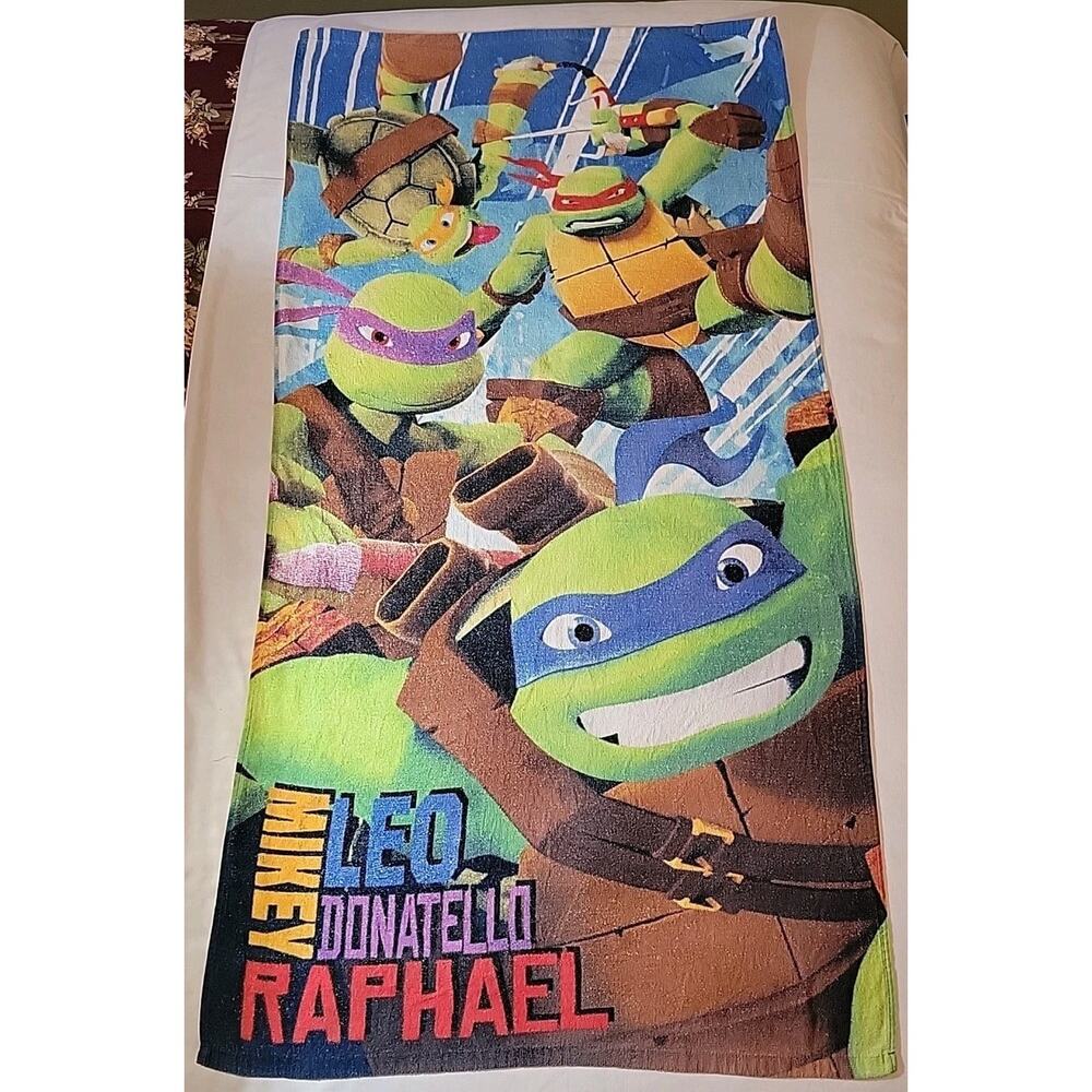 Y2K Nickelodeon 2014 Teenage Mutant Ninja Turtles Beach Bath Towel 28" x 54"